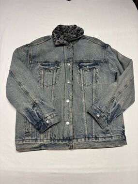 We The Free Wild Ones Sherpa
Lined trucker denim jacket
Casual Cozy Boho Leopard